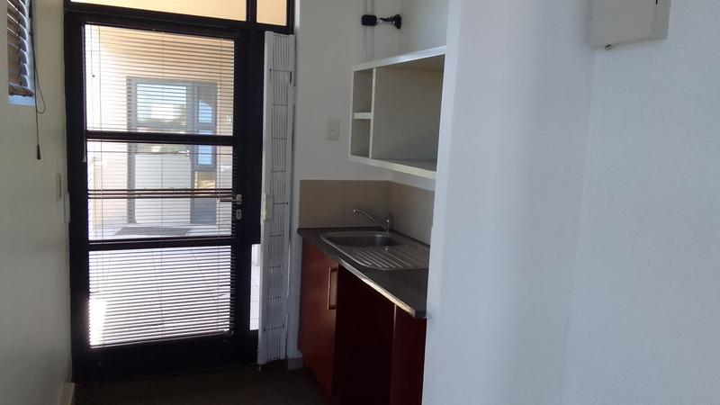 To Let commercial Property for Rent in Parow North Western Cape